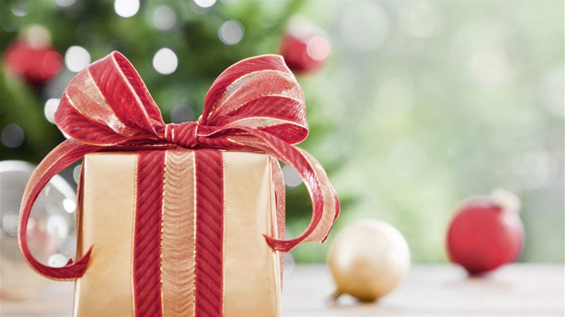 رجل يمتنع عن فتح هدية عيد الميلاد لأكثر من 47 عاماً... لهذا السبب!