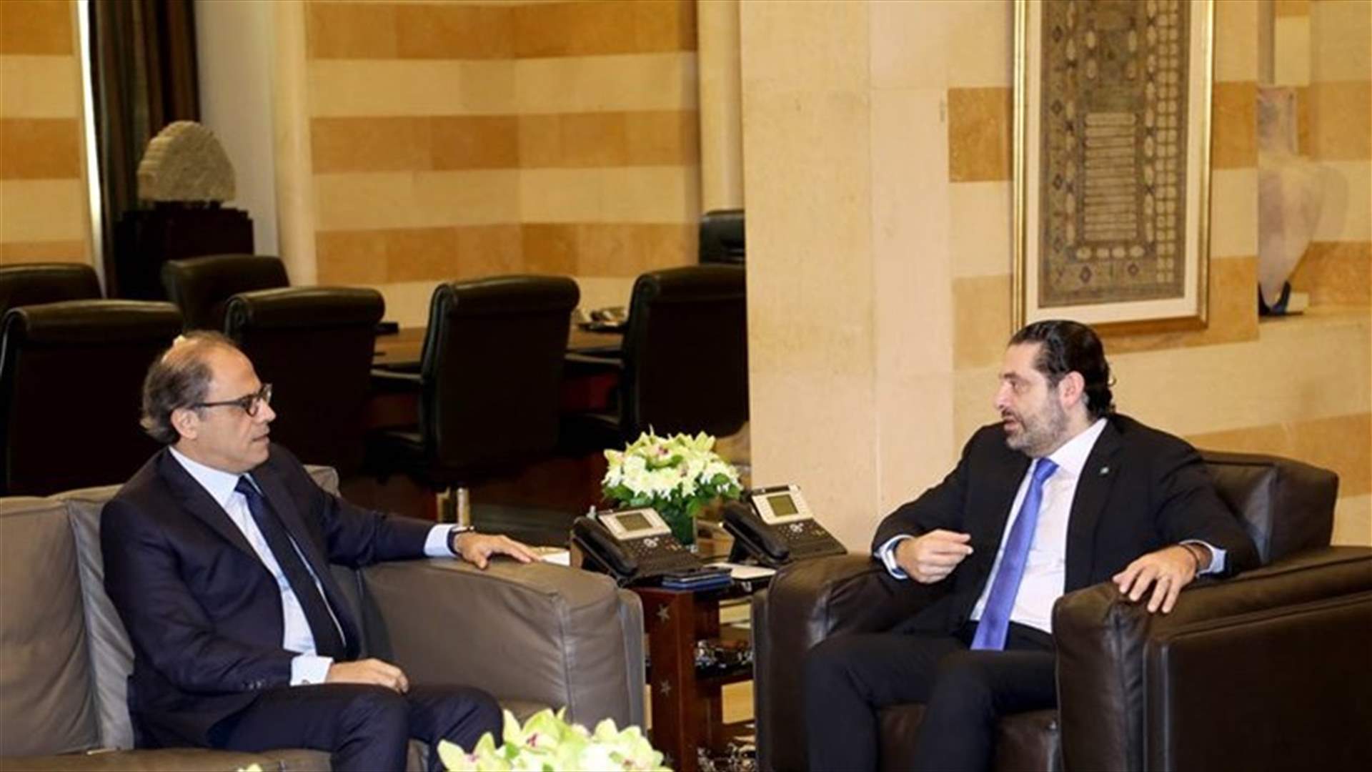 Hariri meets with former minister Azour and Lebanese ambassadors