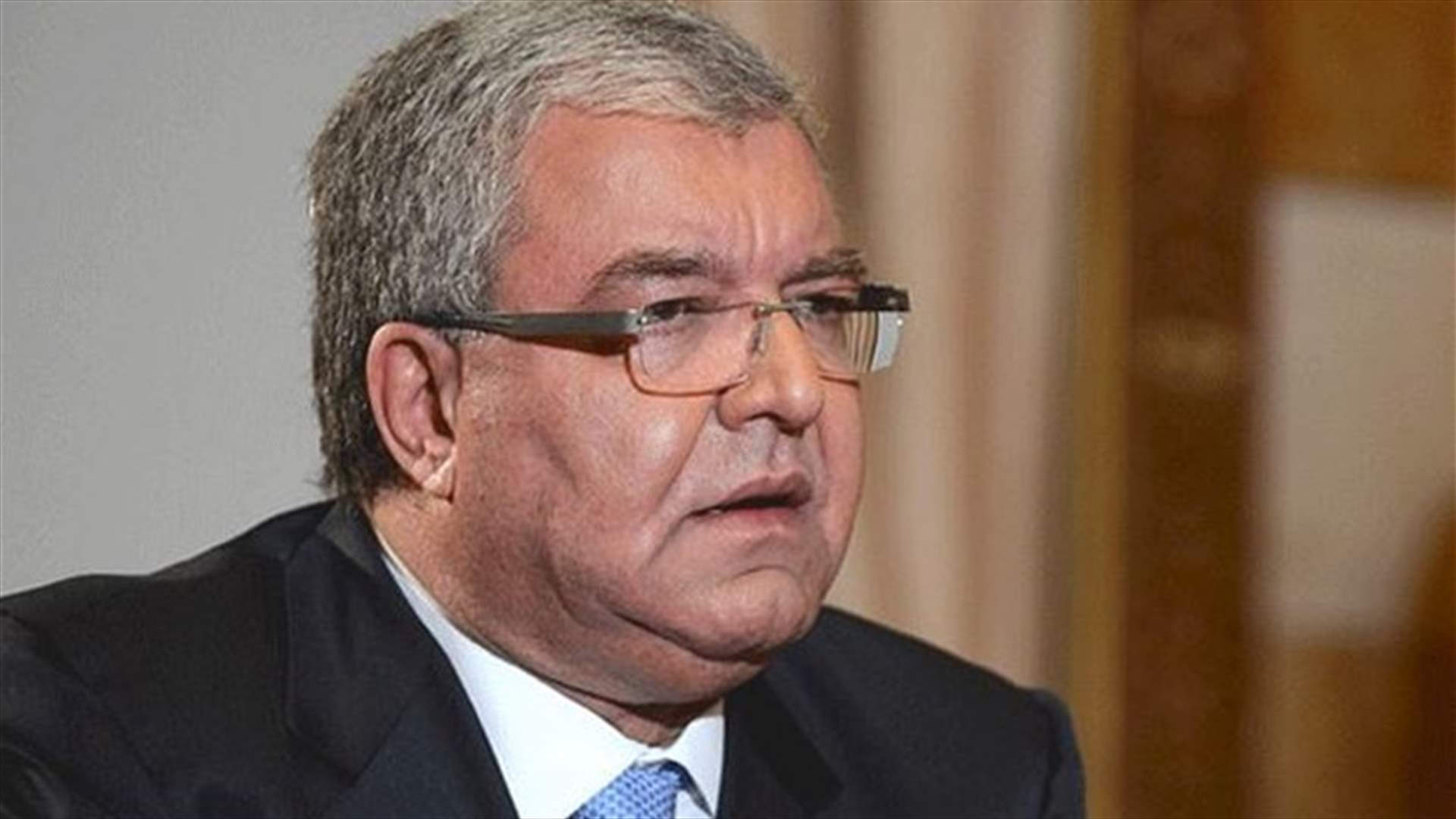 المشنوق يطلب التحقيق مع بلدية الغبيري