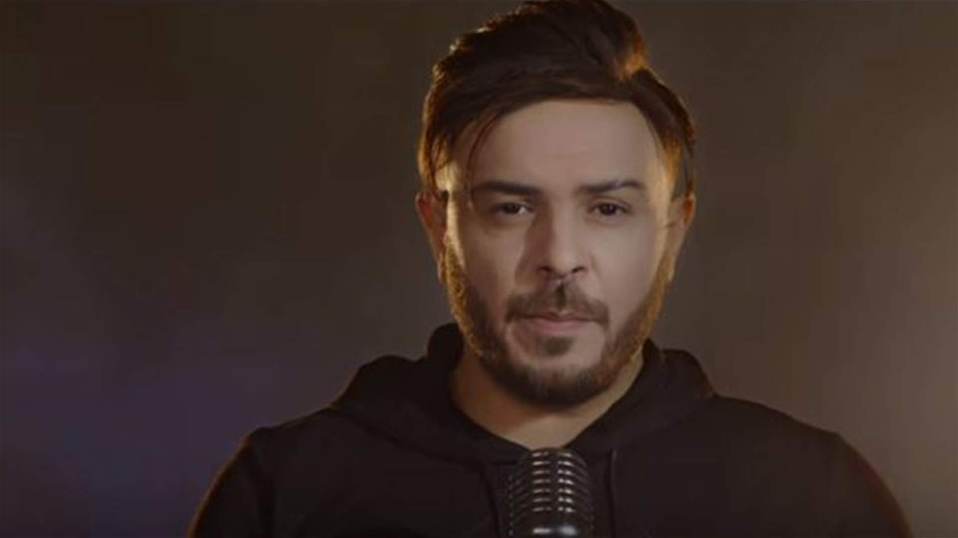 بالفيديو: بعد عودته إلى الفن.. أحمد الشريف يحدث بلبلةً بوشمه الجديد