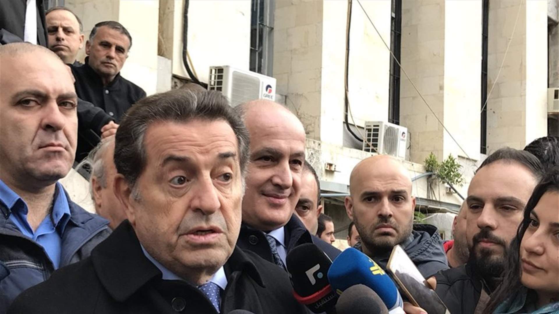 بالتفاصيل  - الدفوع الشكلية التي قدمها بطرس حرب وكيل الزميل مارسيل غانم