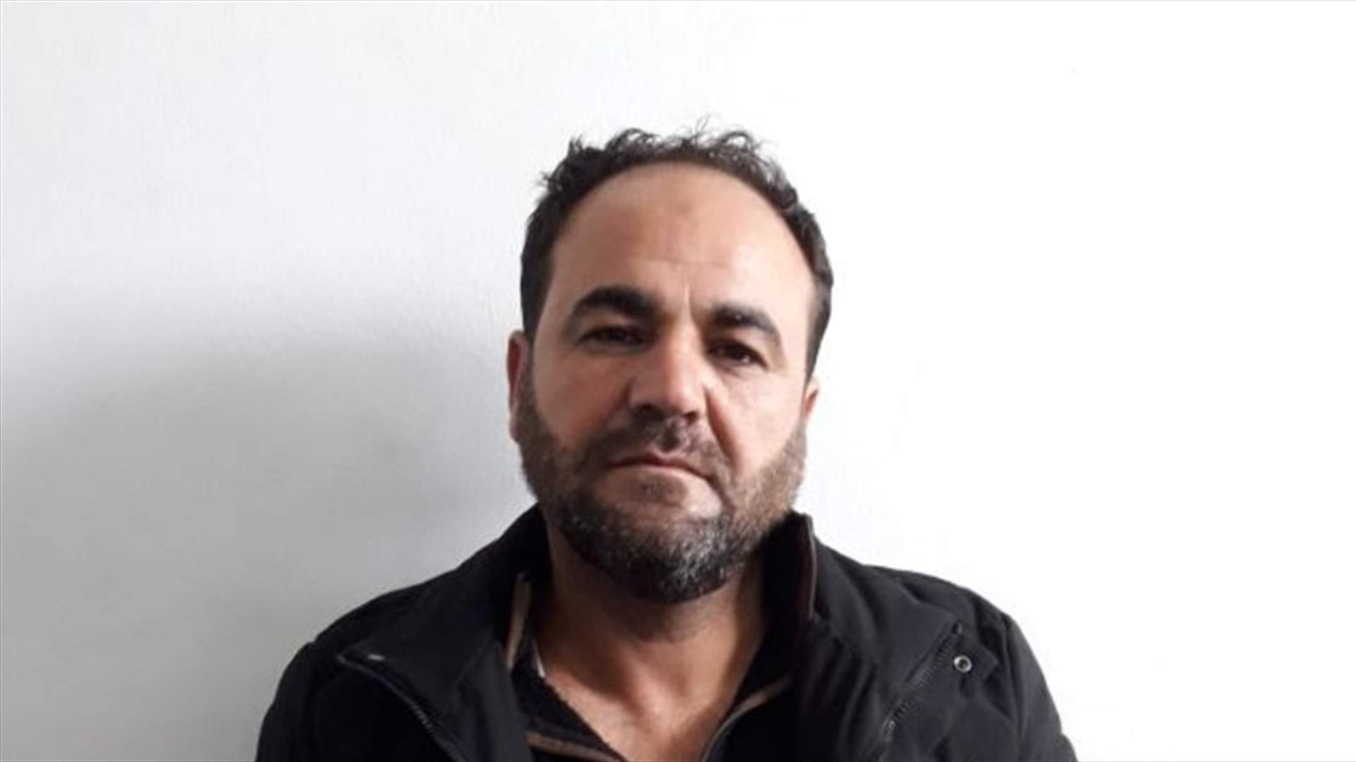 مطلوب بمئات مذكرات التوقيف بقبضة استخبارات الجيش