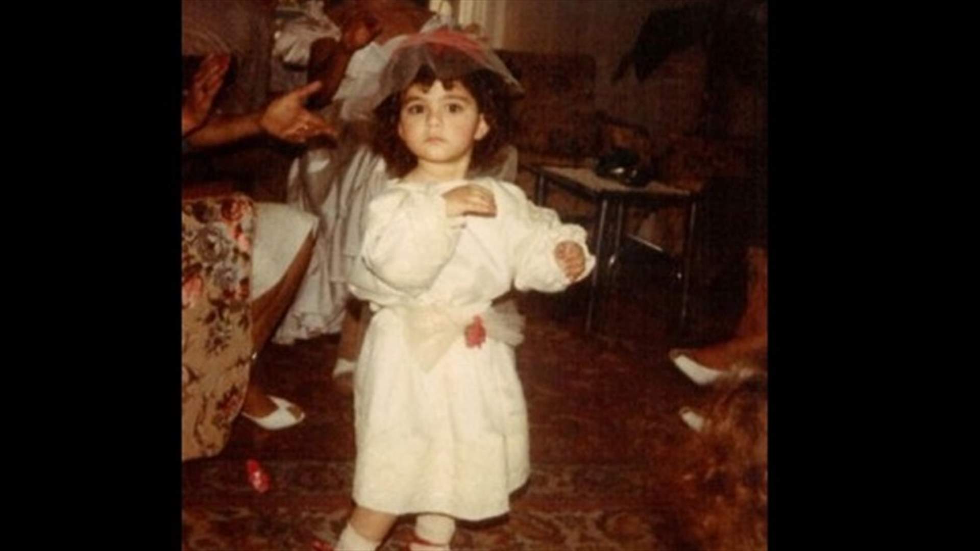صورة نادرة لنجمة لبنانية.. خمّنوا من هي؟
