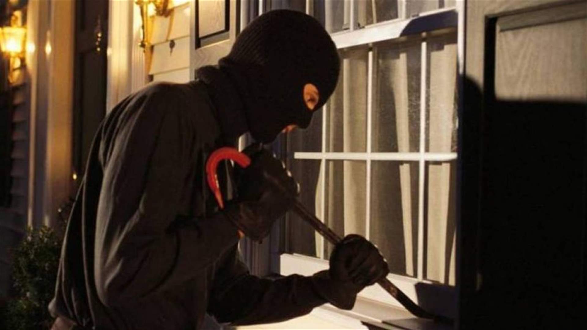 سرقوا المنزل بواسطة الكسر والخلع...والقيمة 30 ألف دولار