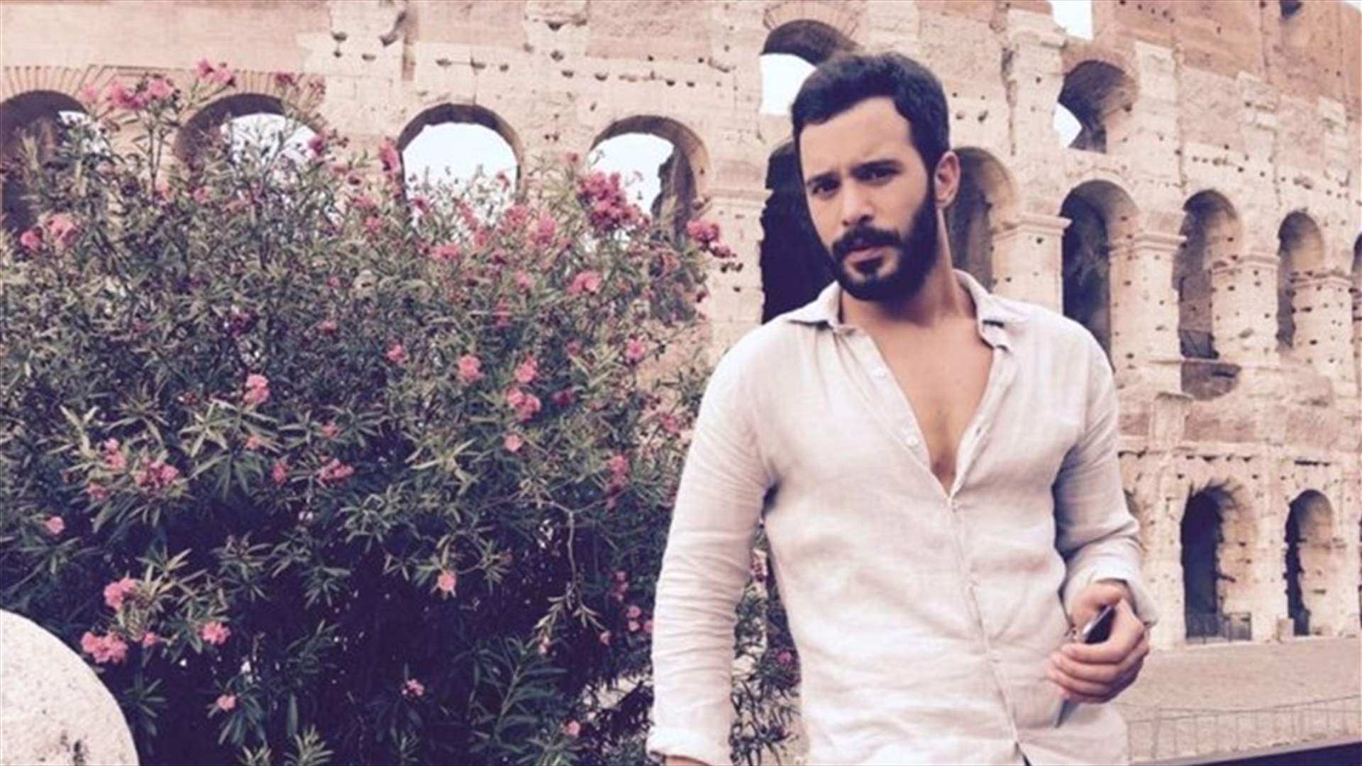 صورة لبطل "حب للإيجار" مع شقيقيه تثير الضجة...من الأكثر وسامة؟
