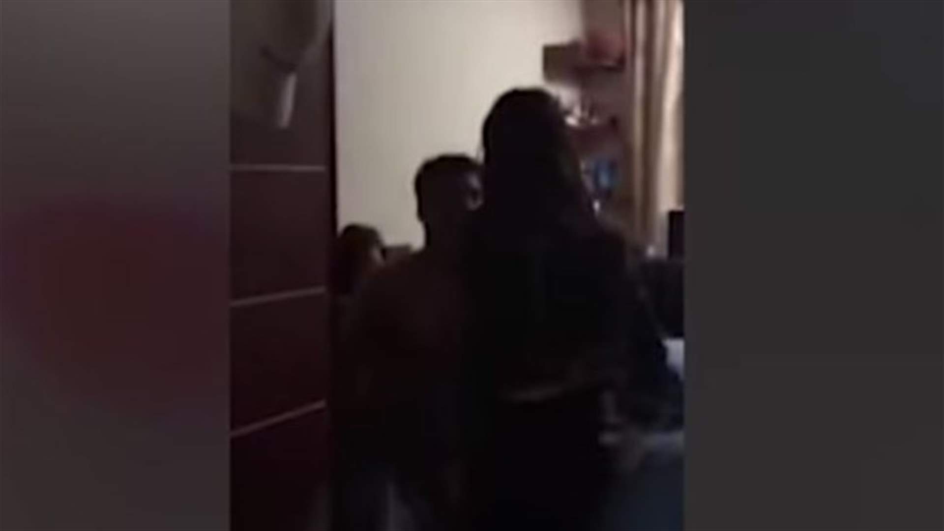بالفيديو- شابة حامل اكتشفت خيانة خطيبها لها... بعد ساعتين من طلب يدها للزواج!