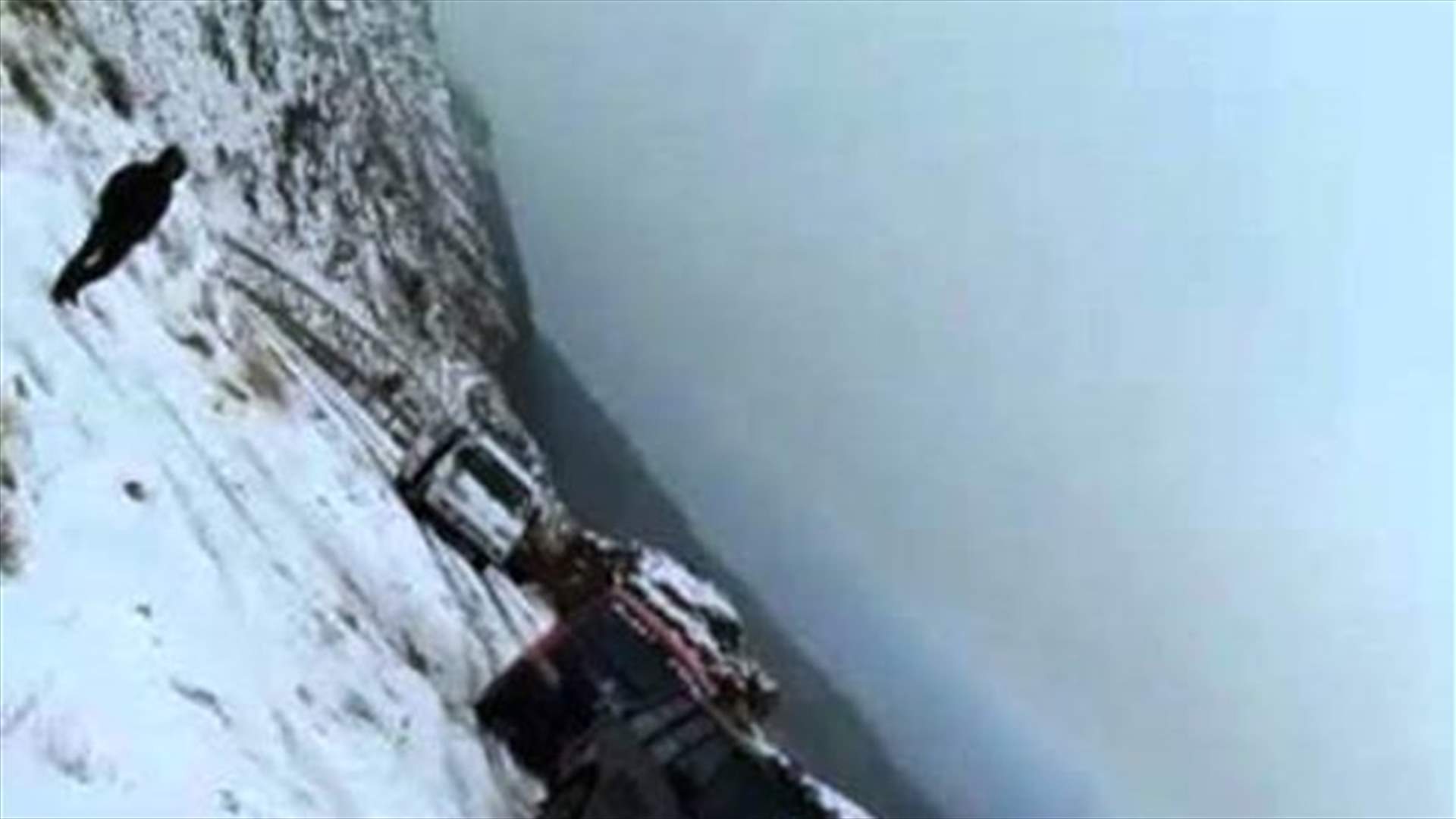 بالصورة  - علقوا وسط الثلوج في جرد مربين الضنية...