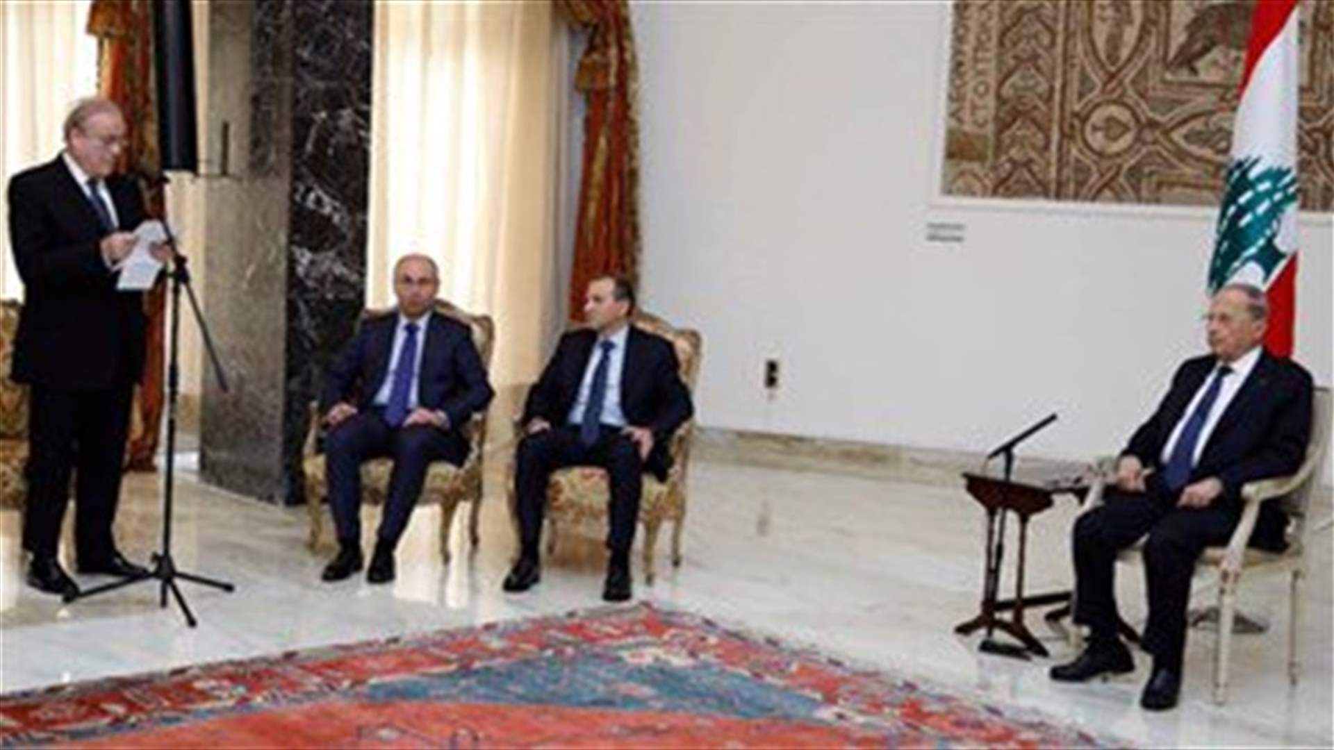 President Aoun receives consular corps