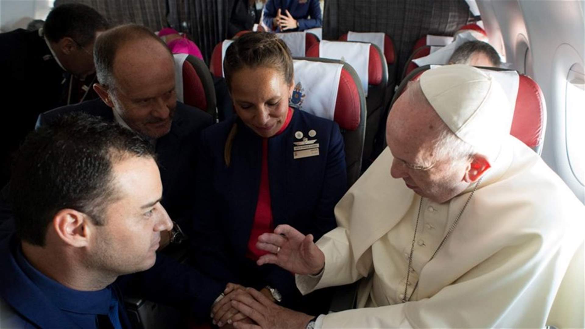 Pope Performs Marriage Aboard Plane Between Chilean Cities