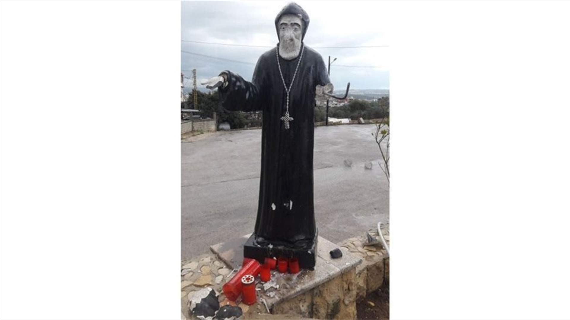 [PHOTO] Saint Charbel statue vandalized in Zgharta
