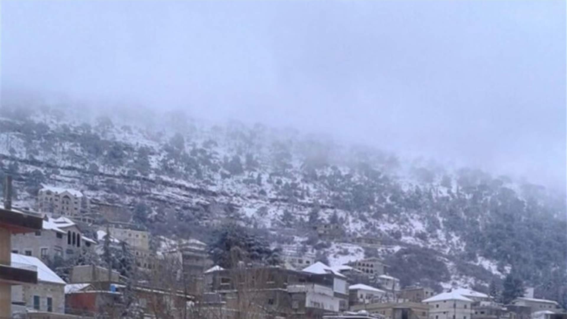 بالصورة  - اهدن ترزح تحت الثلج...