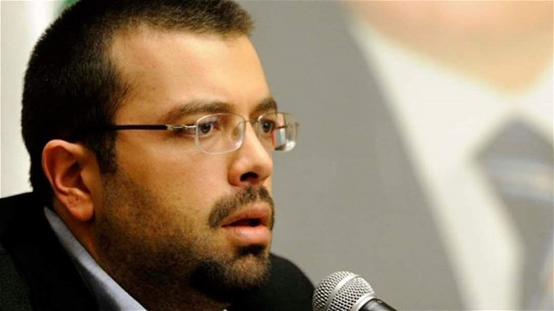 أحمد الحريري بعد احتراق سيارته: الحمدالله...