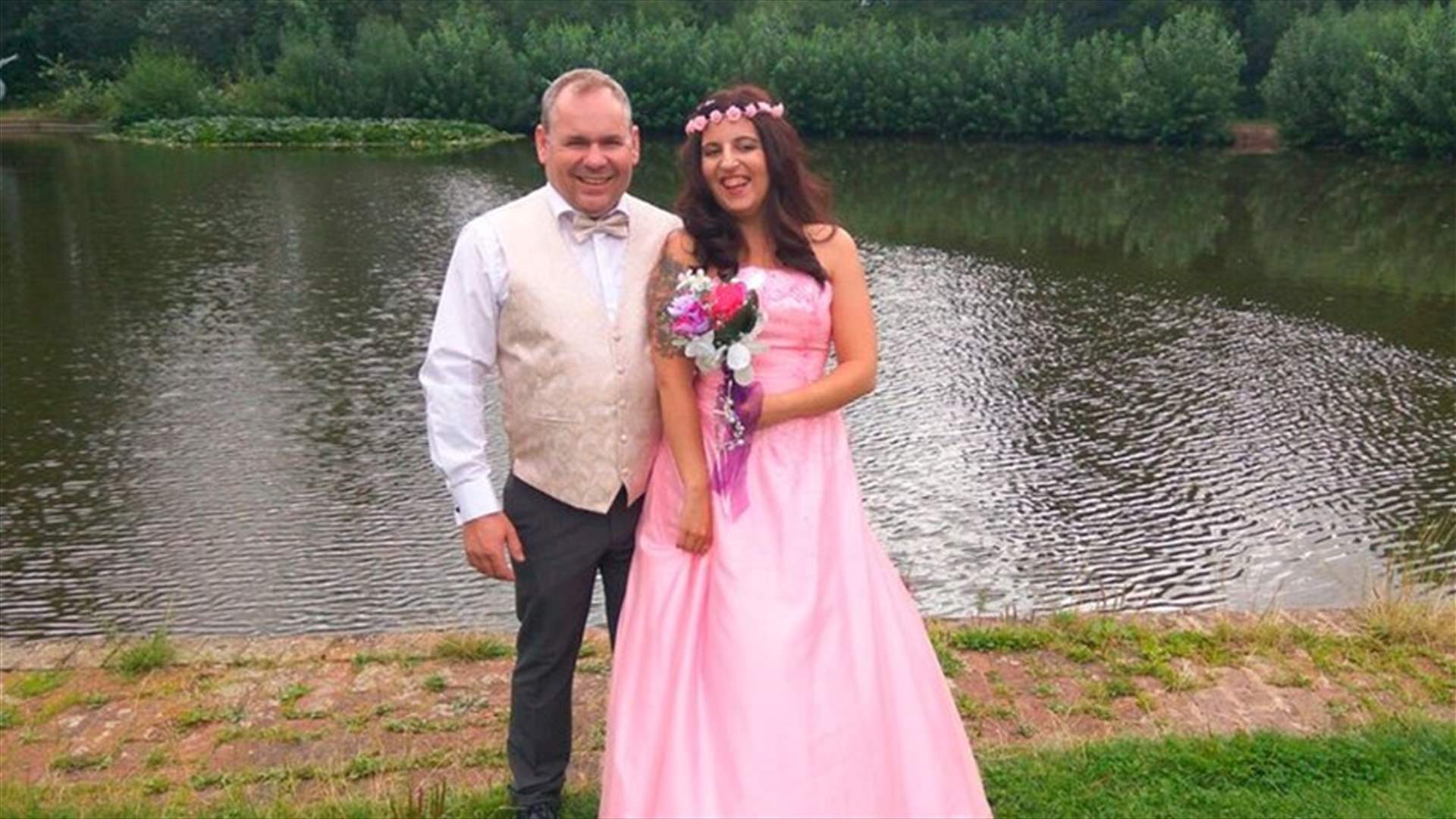 بالصور- حفل زفاف غير تقليدي داخل مطعم للوجبات السريعة!