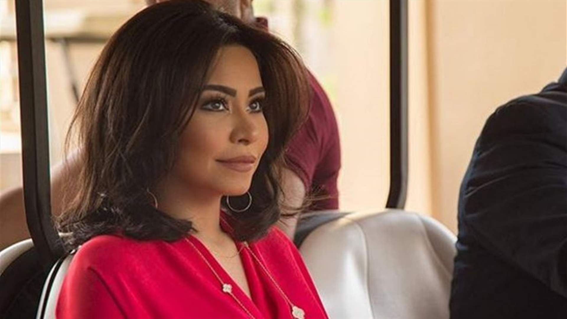 ضبط أقراص مخدرة بحوزة شيرين عبدالوهاب في المطار.. إليكم التفاصيل