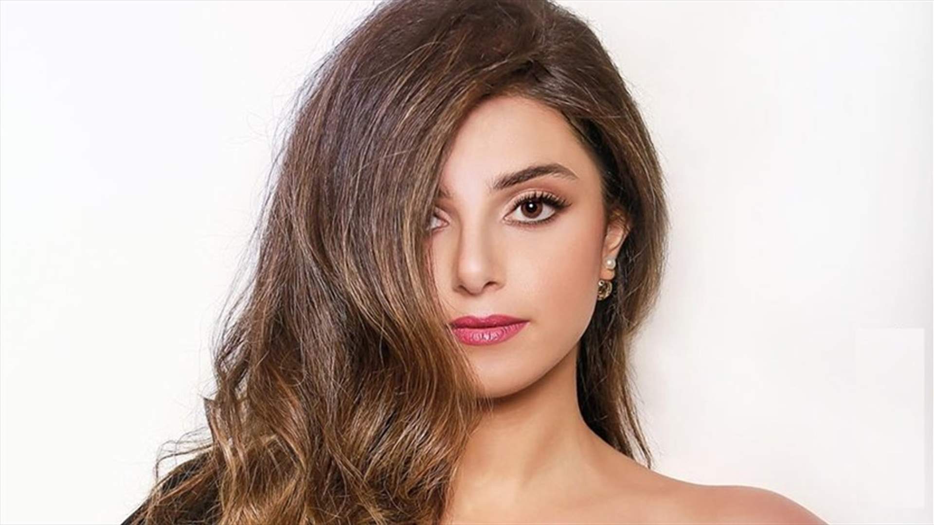 بالصورة – قبلة حارة لماريتا الحلاني تُشعل انستغرام!