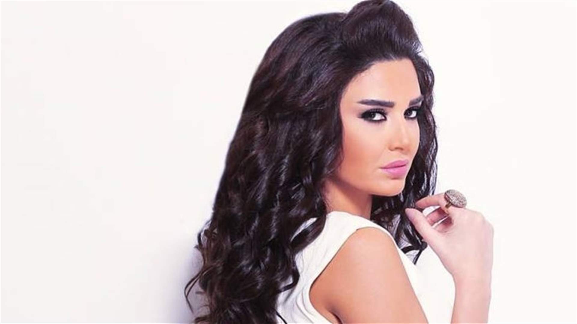سيرين عبدالنور تتبع نظاماً غذائياً للحفاظ على رشاقتها خلال الحمل!