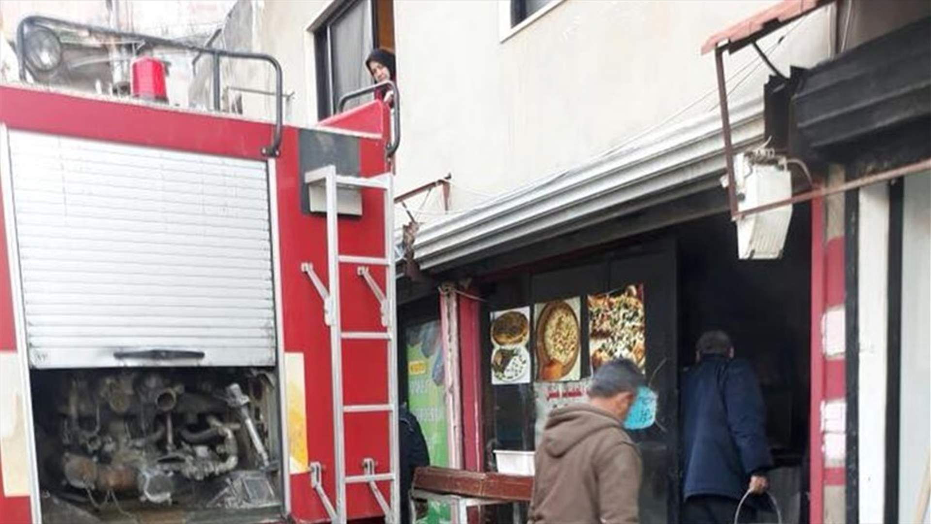 [PHOTOS] Fire erupts in a pastry shop in Sidon