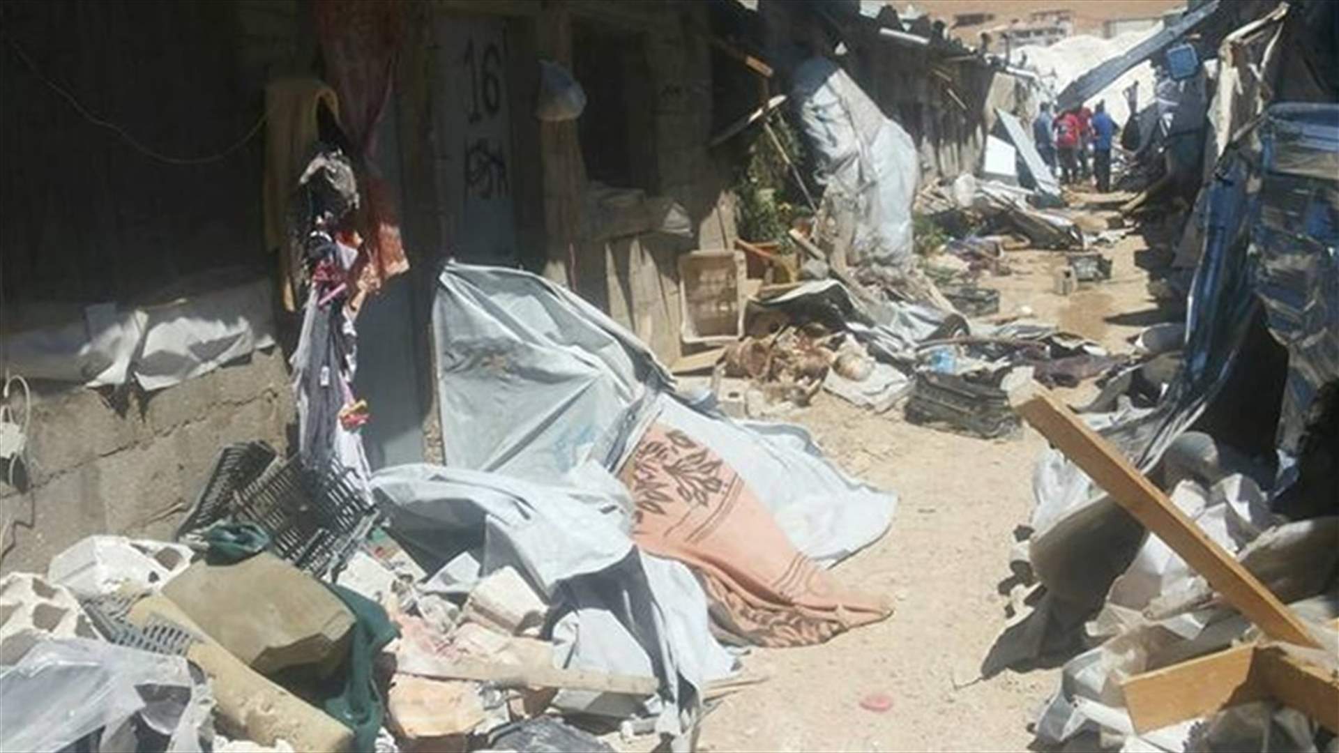 مداهمة للجيش لعدد من مخيمات النازحين في عرسال وتوقيف مطلوبين