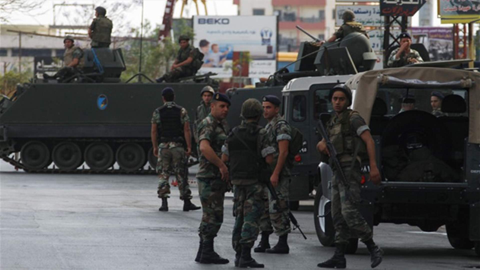 شبان من حارة صيدا حاولوا الدخول الى عين الدلب...والجيش منعهم