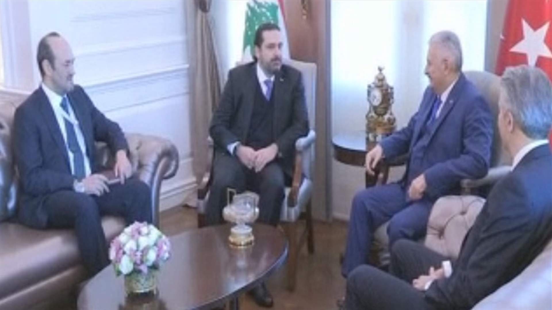 العلاقات الثنائية واوضاع المنطقة بين الحريري ونظيره التركي