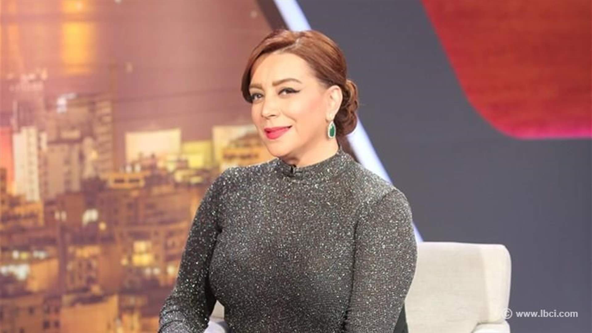 بالصورة: شكران مرتجى بملامح مختلفة.. كيف أصبحت شبيهة سوزان نجم الدين؟