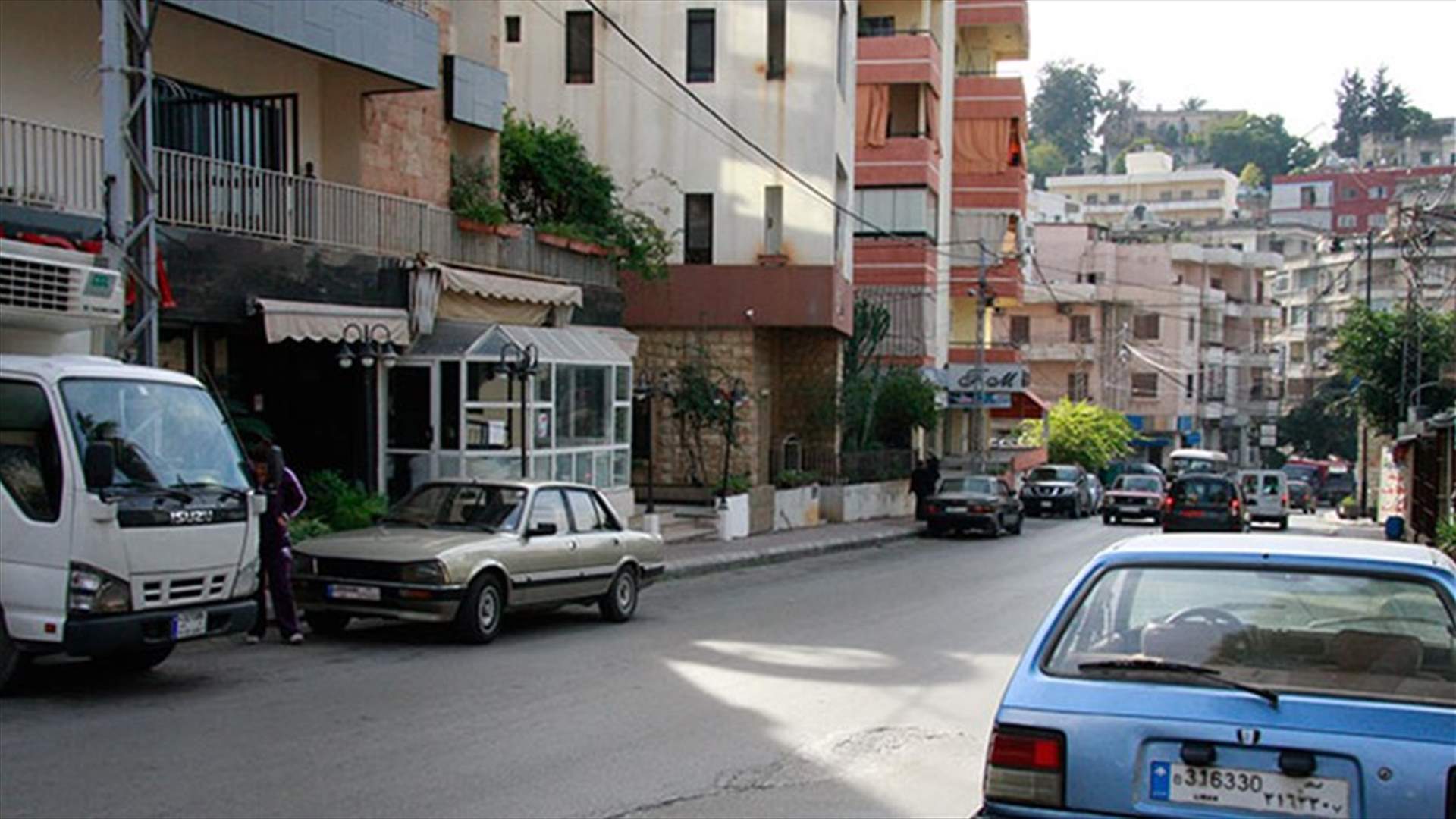 وفد من حزب الله وحركة امل في الحدث