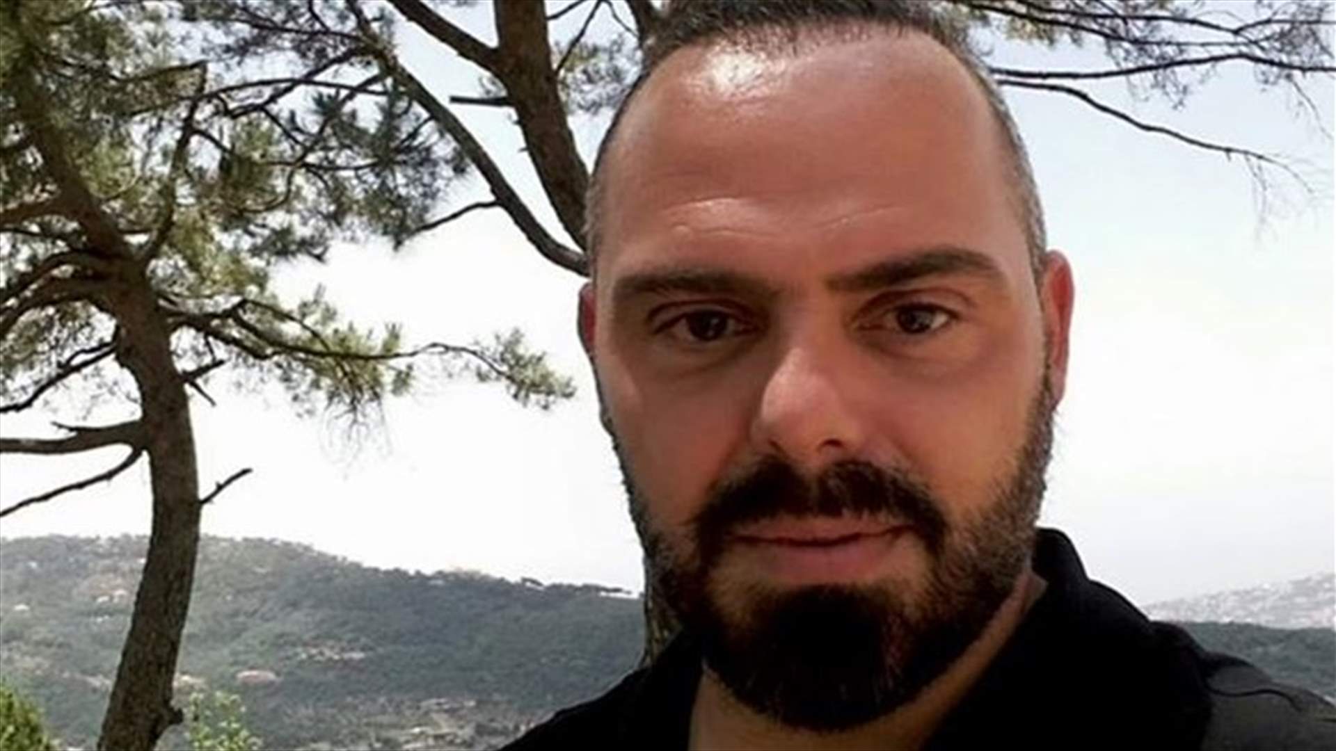 بالصور - رئيس موقع "رادار سكوب" يتعرّض لإعتداء وحشي في منزله...