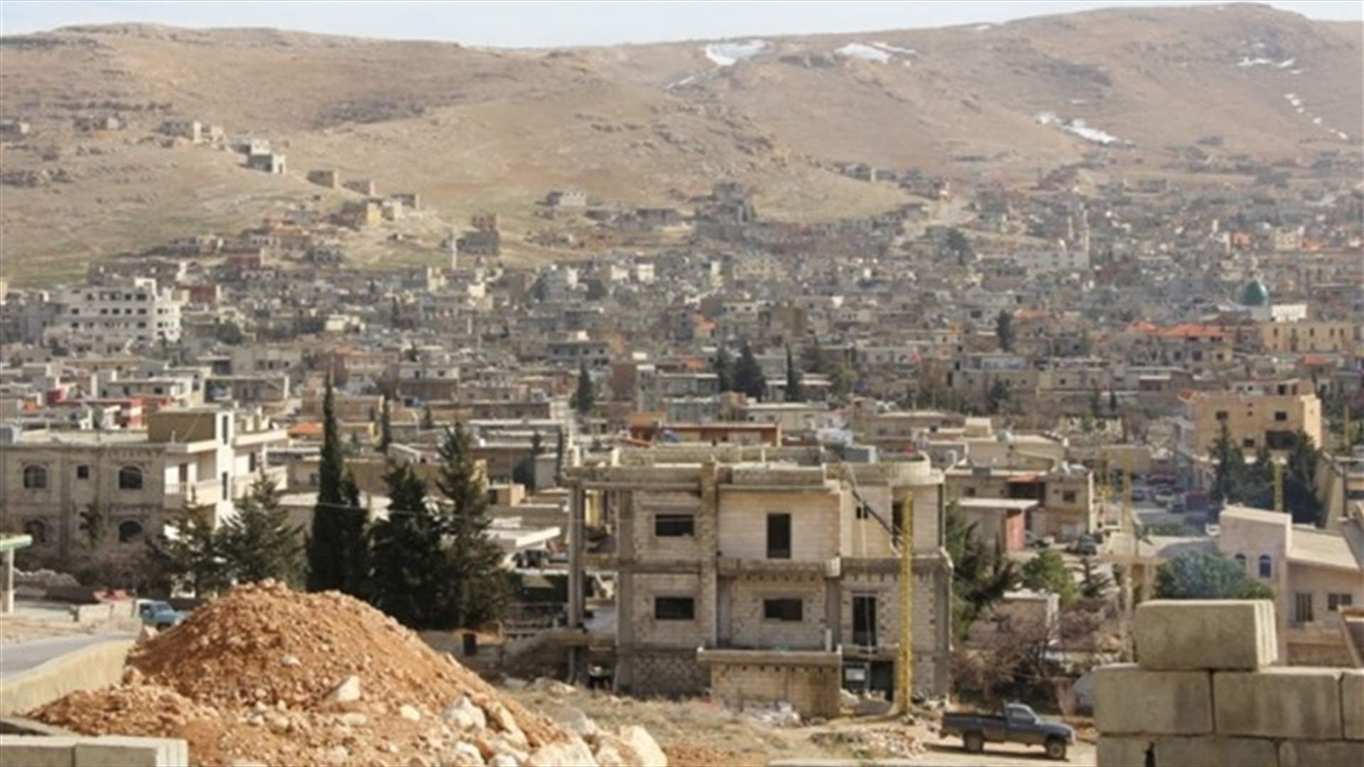 الجيش يداهم مخيمات النازحين في عرسال... ويوقف 3 أشخاص