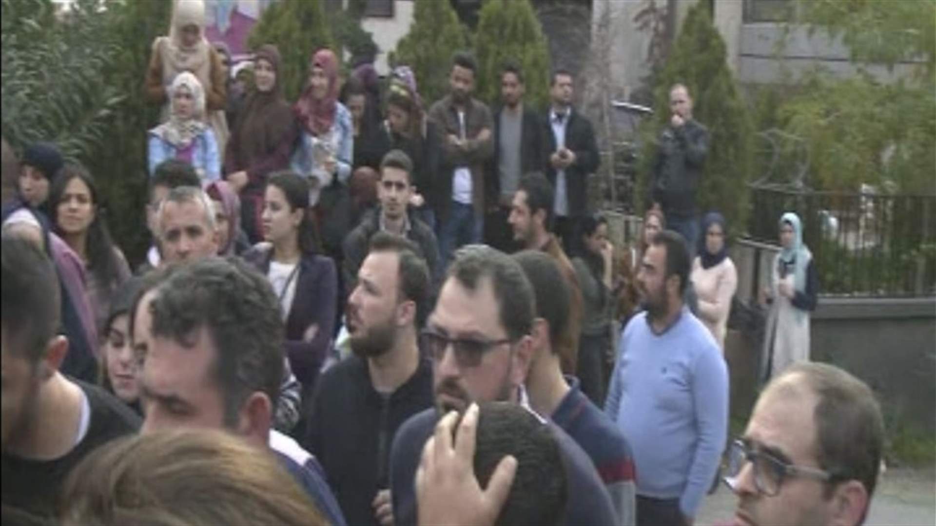 اعتقال عدد من الاساتذة خلال تظاهرة على طريق القصر الجمهوري