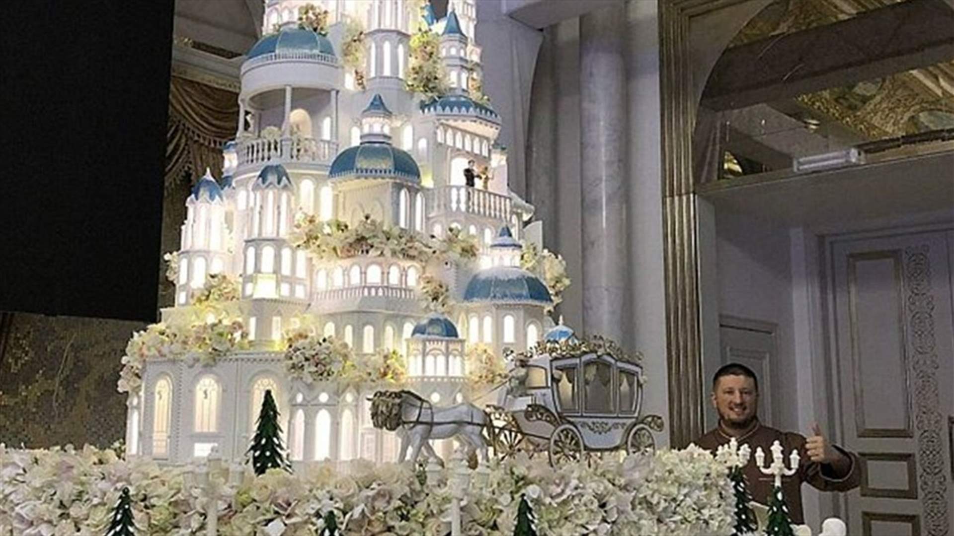 بالصور – كيك زفاف يزن 1.5 طناً وسعره خيالي!