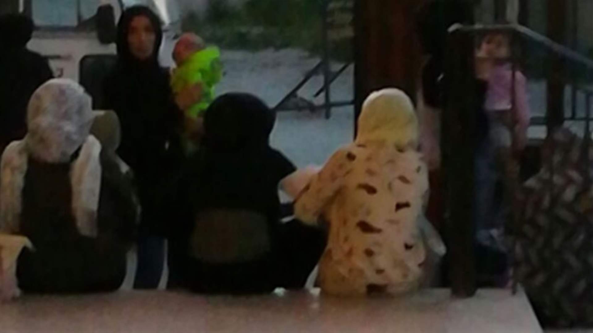 نزوح عدد من العائلات من مخيم عين الحلوة