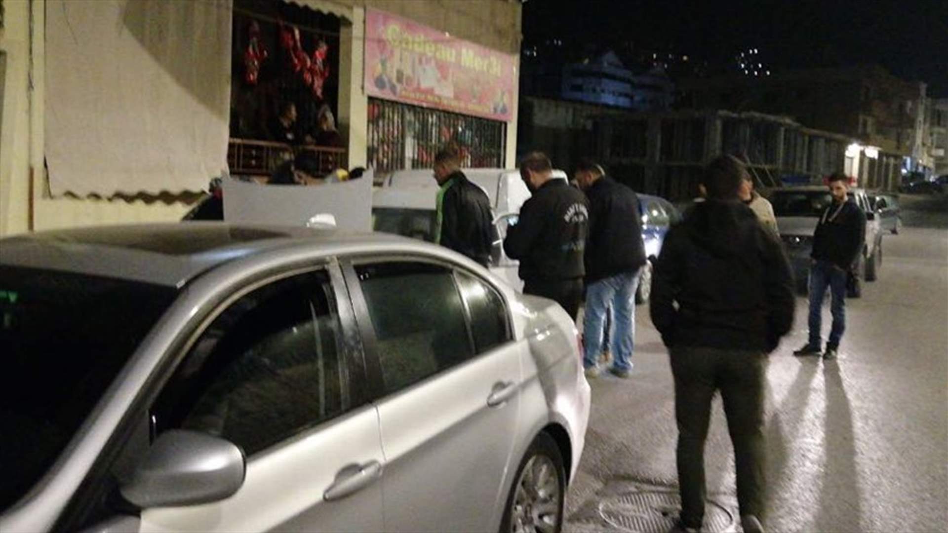 الاشتباه بسيارة في حارة صيدا...وهذا ما عثر داخلها