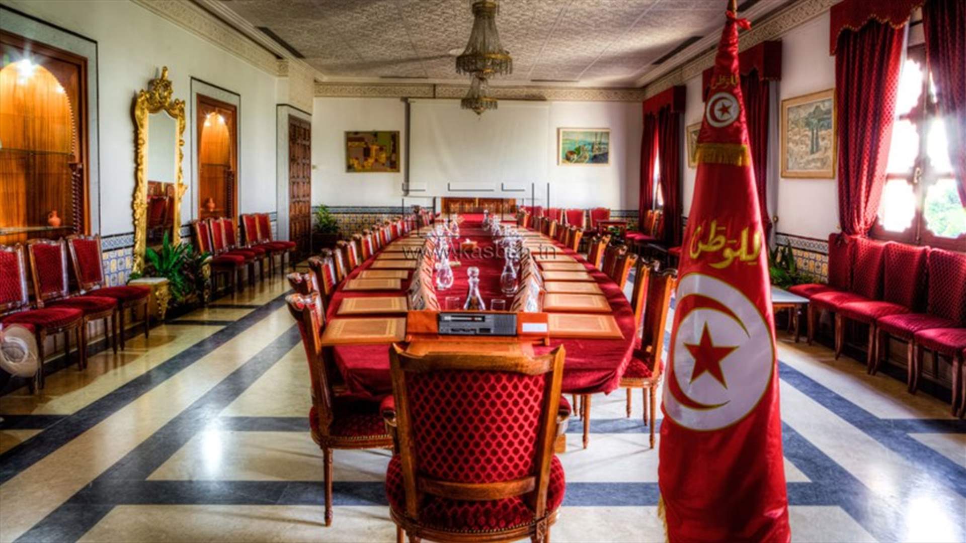 تمديد حال الطوارىء لمدة شهر في تونس