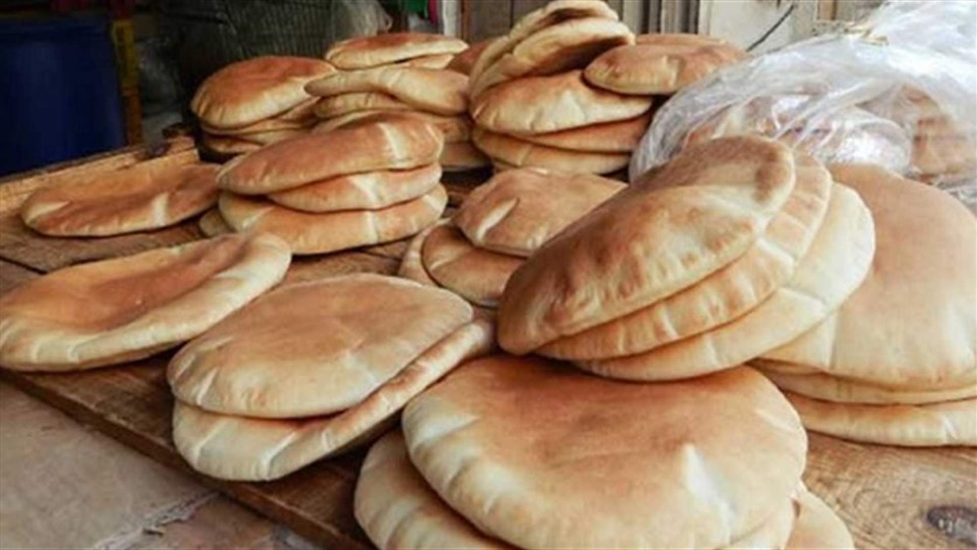 الحوثيون يرفعون سعر رغيف الخبز