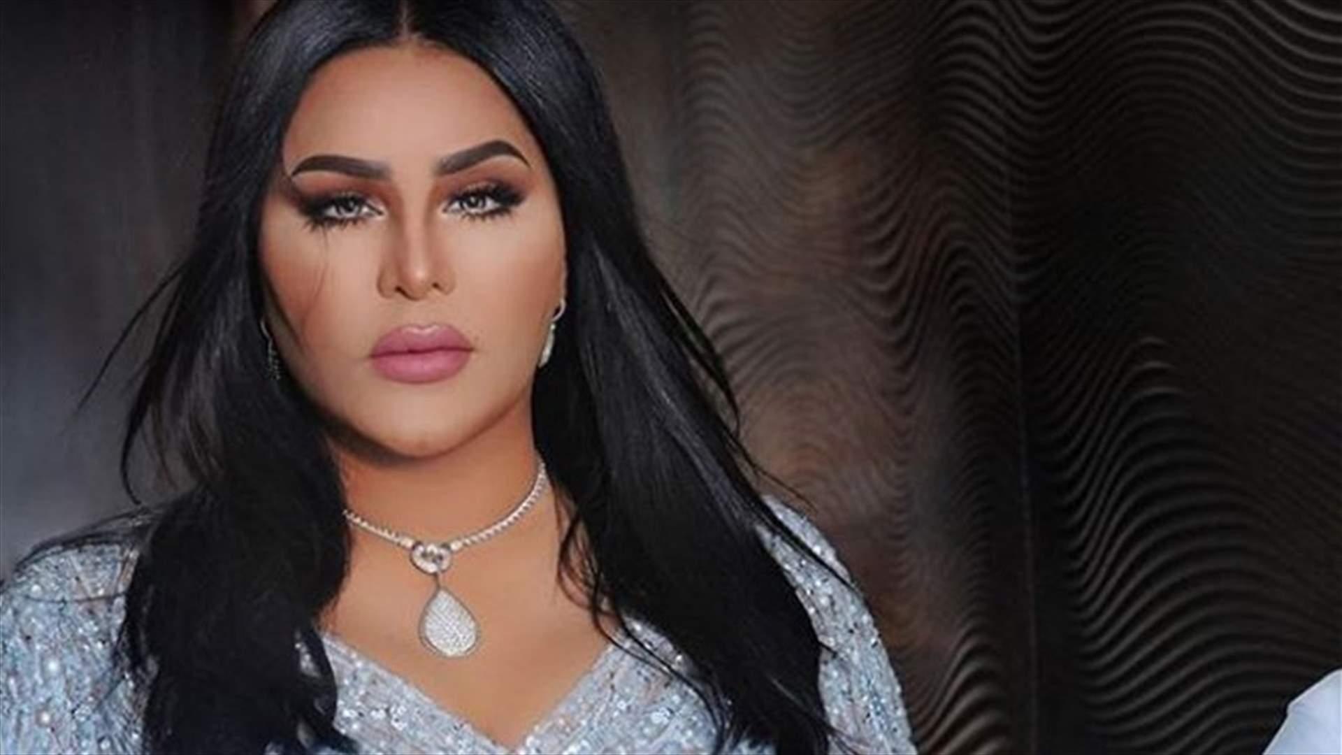 بالصور: عارضة أزياء حسناء تأسر القلوب في الخليج.. وهي ابنة خالة أحلام!