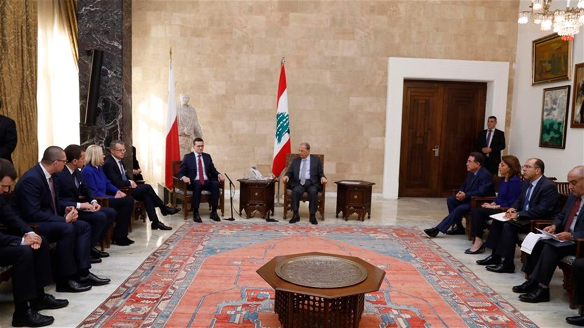 رئيس الوزراء البولندي أبدى للرئيس عون رغبة بلاده بالمساهمة بالتنقيب عن النفط