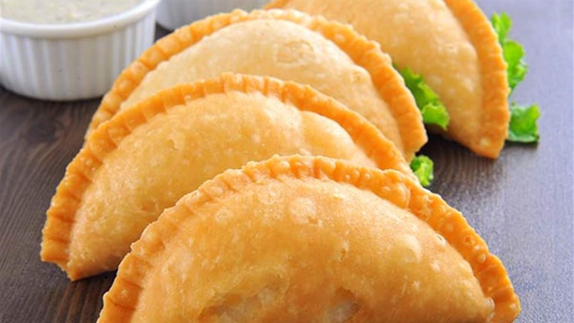 وصفة سريعة وسهلة...هكذا تحضرون السمبوسك بالبطاطا الحرة!