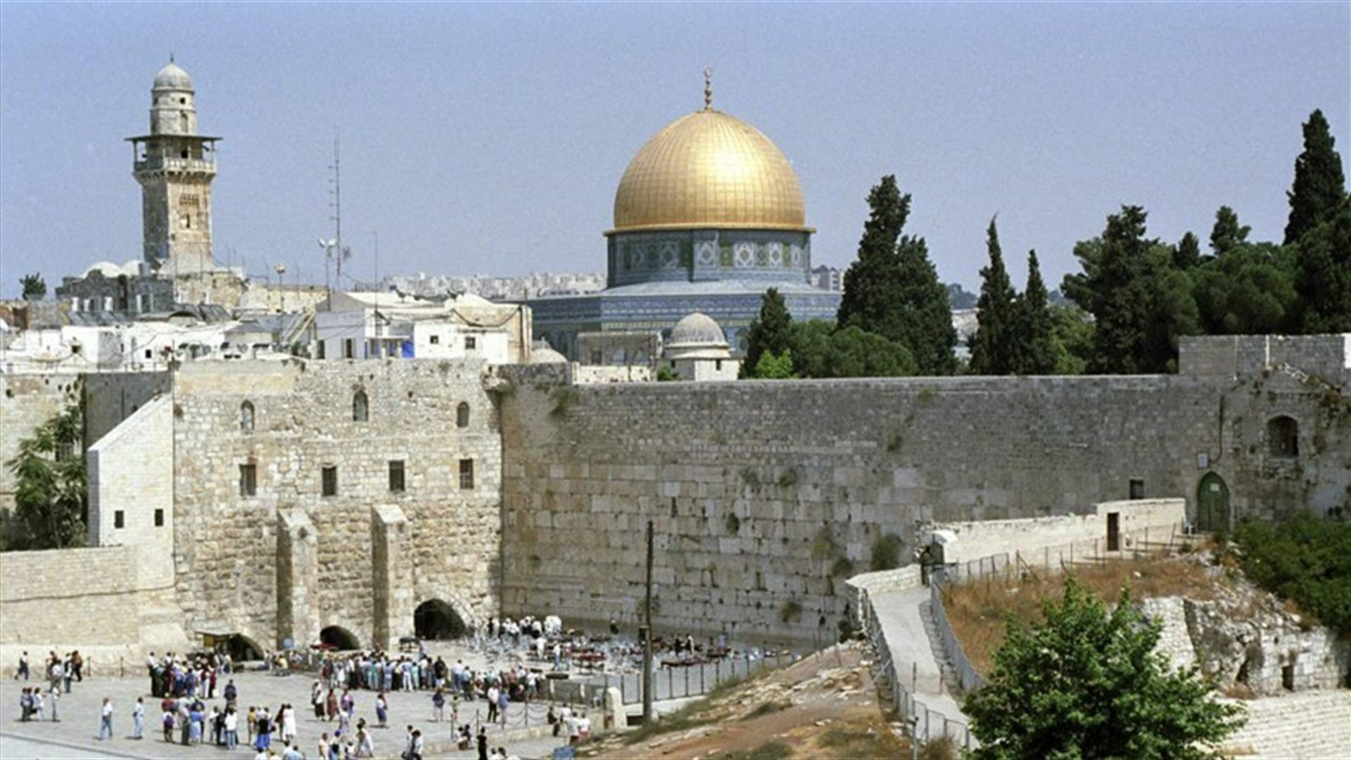 وزير الشؤون الخارجية العماني يصل المسجد الاقصى في القدس