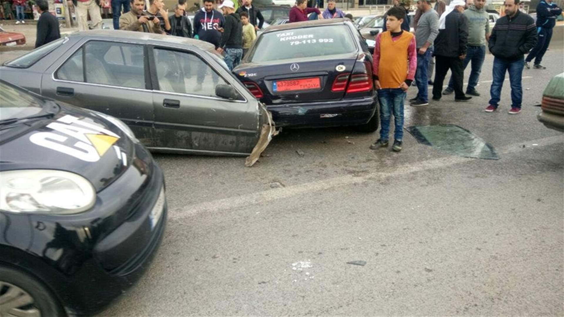 بالصورة - حادث سير في عكار... وانشطار سيارة الى نصفين