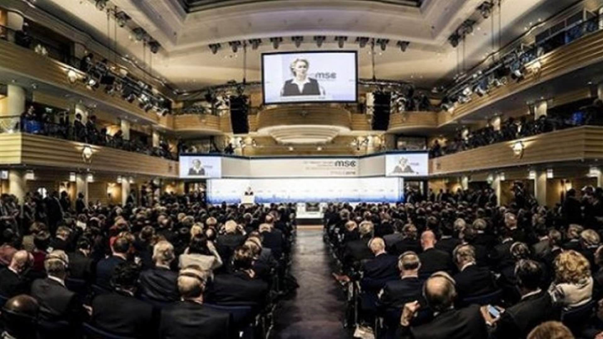 باريس وبرلين تعتبران انه على اوروبا ان تتولى دفاعها بنفسها