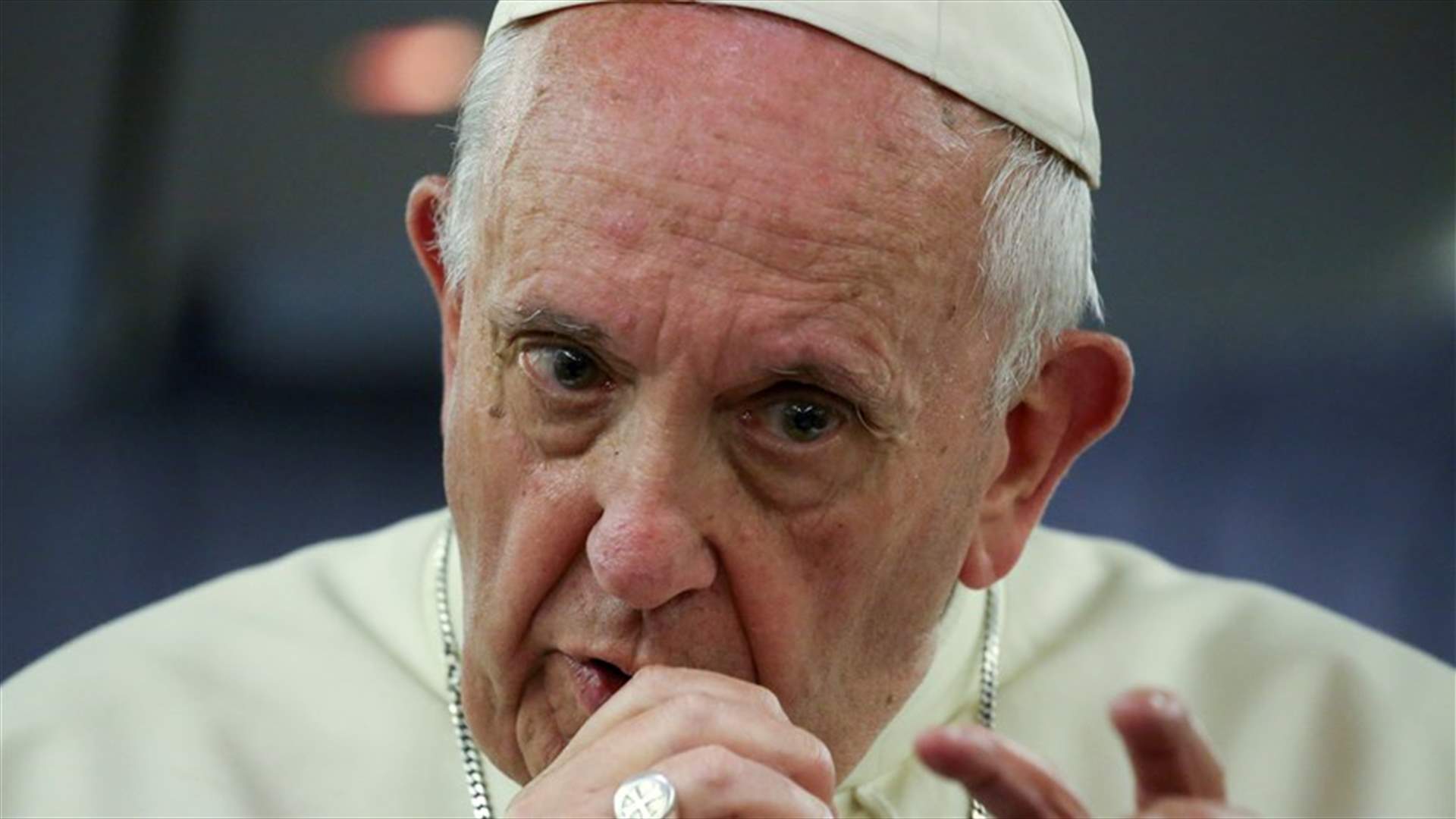 البابا فرنسيس ممازحا كهنة عن إمكان إعلانه قديسا: &quot;أنا على لائحة الانتظار&quot;