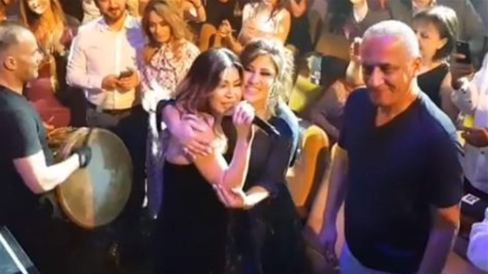 نجوى كرم في حفل نوال الزغبي... والأخيرة تغني لها