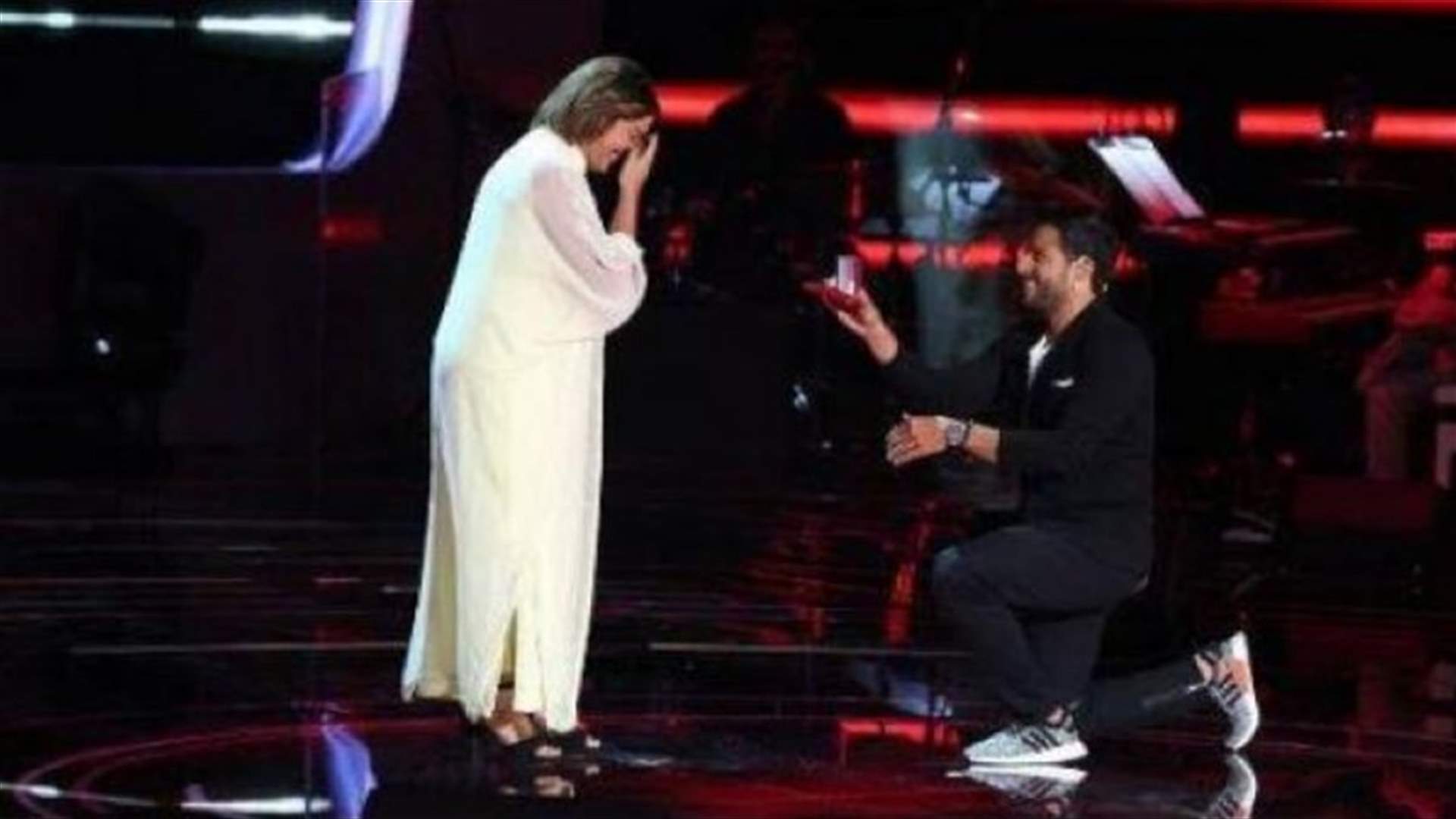 كيف علّقت زوجة محمد حماقي بعدما قدم خاتم زواج لمشتركة &quot;The Voice&quot;؟