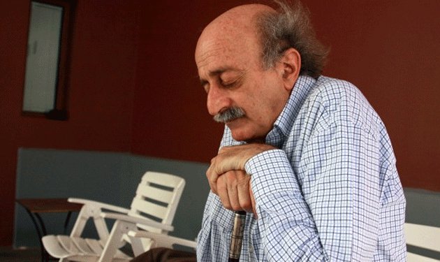 جنبلاط: "يا له من عالم مجنون"