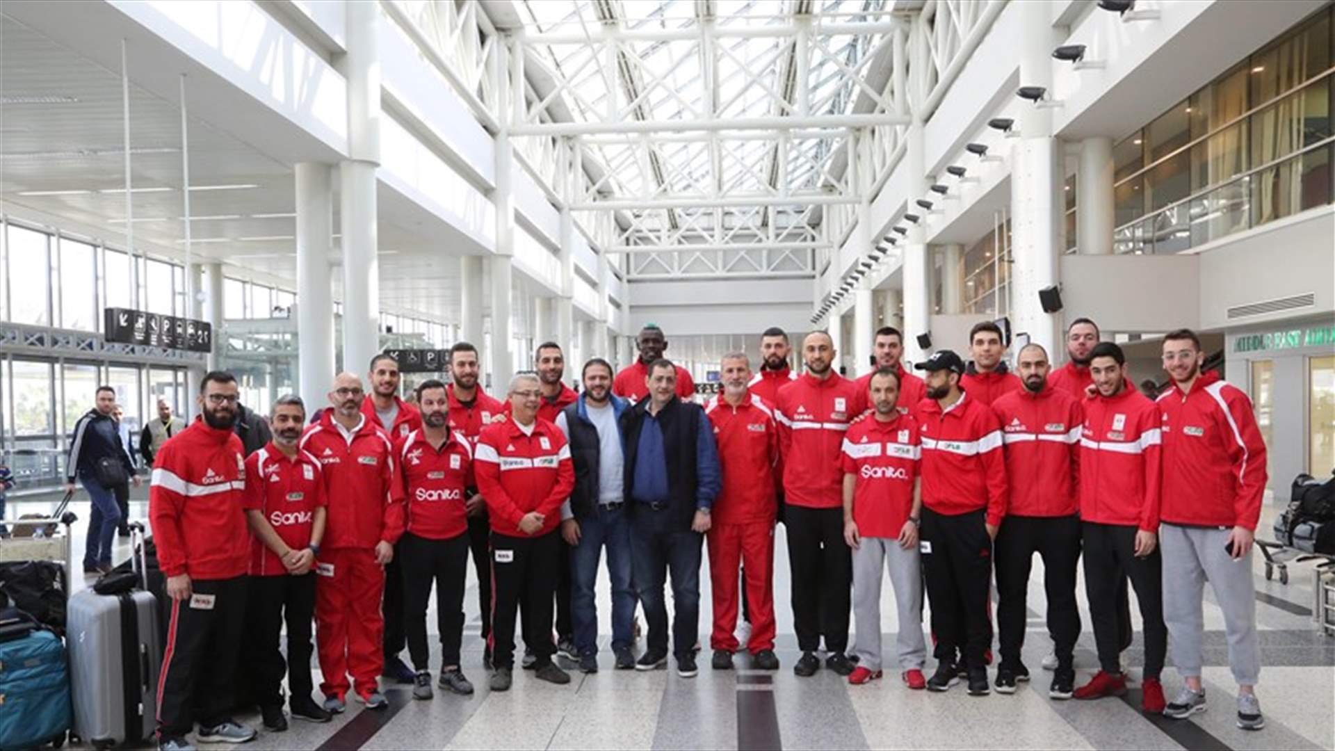 بعثة لبنان غادرت الى الهند... ورزق والحلبي ودّعاها في المطار