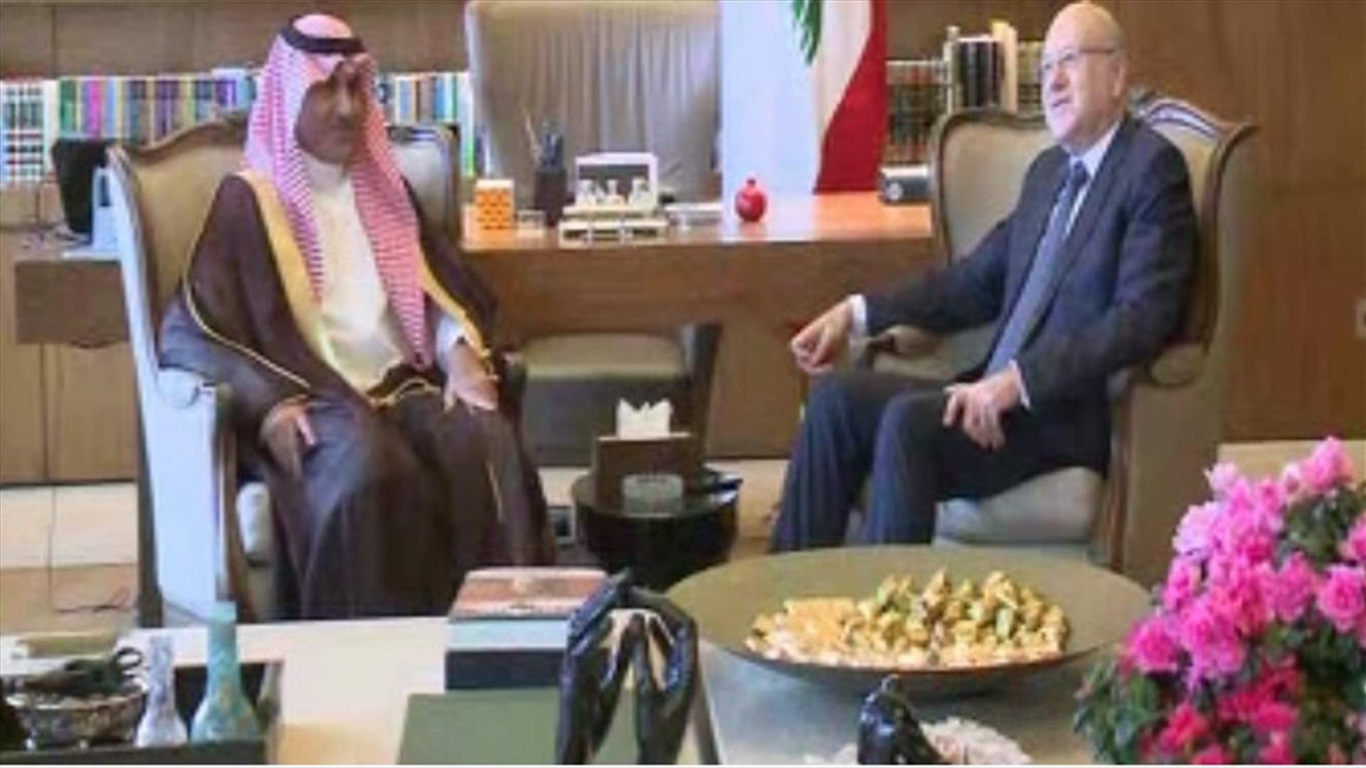 Former PM Mikati receives al-Aloula