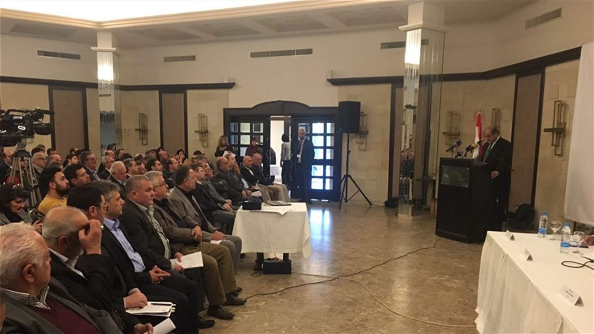 الخطيب خلال مؤتمر السياسة المستدامة للنفايات الصلبة في صور: جاهزون لمساعدة اي بلدية فنيا وتوجيهيا
