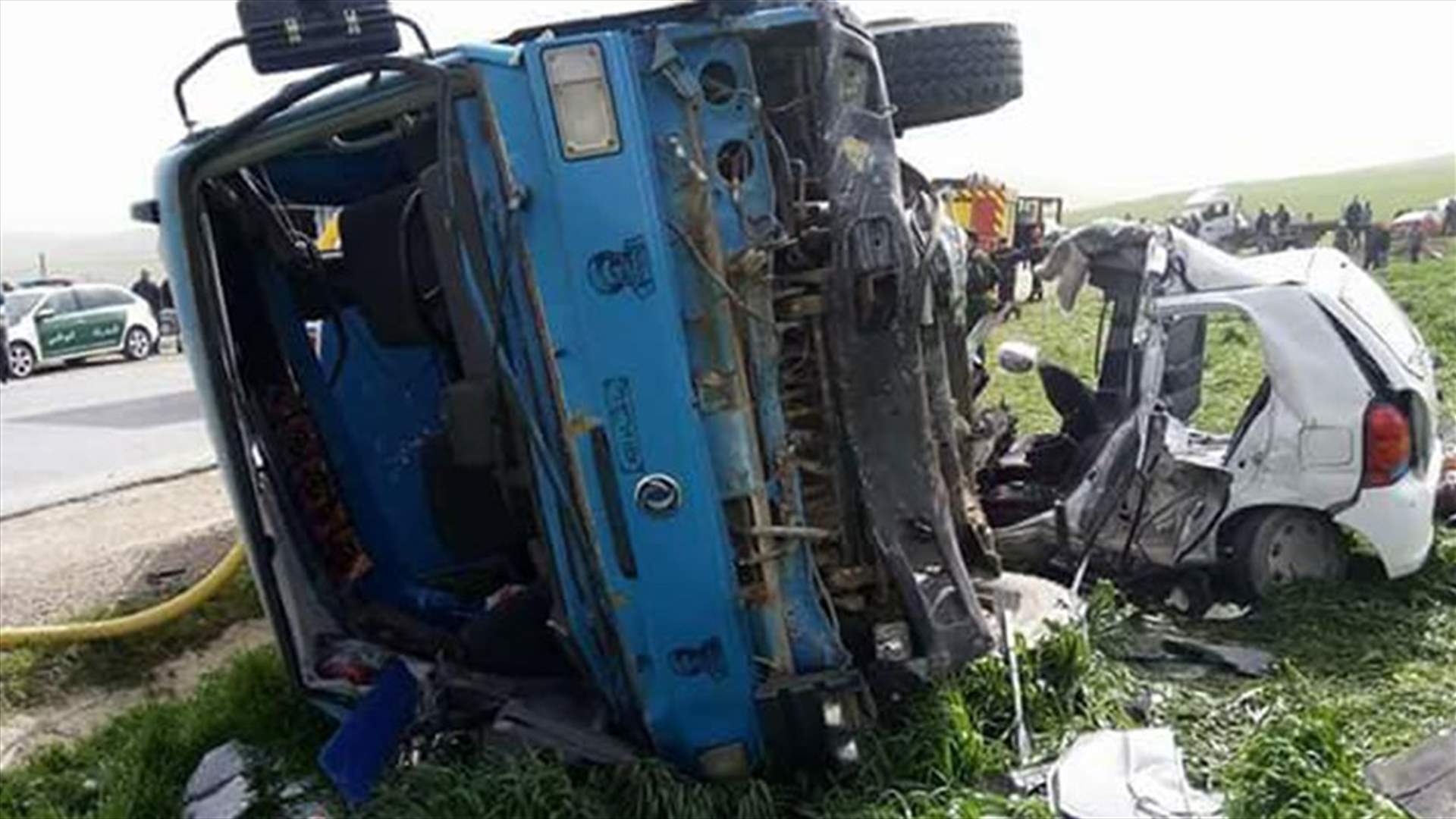 بالصور- مجزرة مرعبة... حادث سير يقتل 6 أشخاص من عائلة واحدة