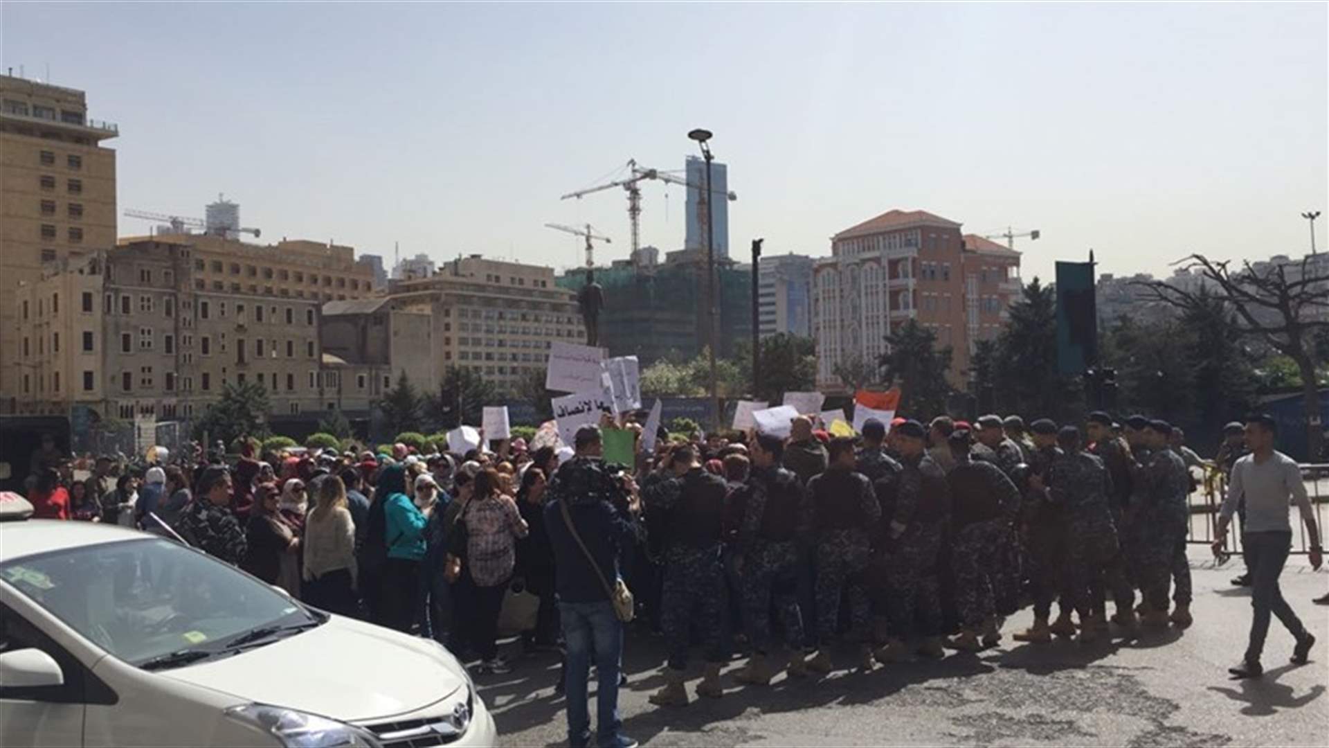 الاساتذة المتعاقدون في الاساسي يطالبون بالتثبيت