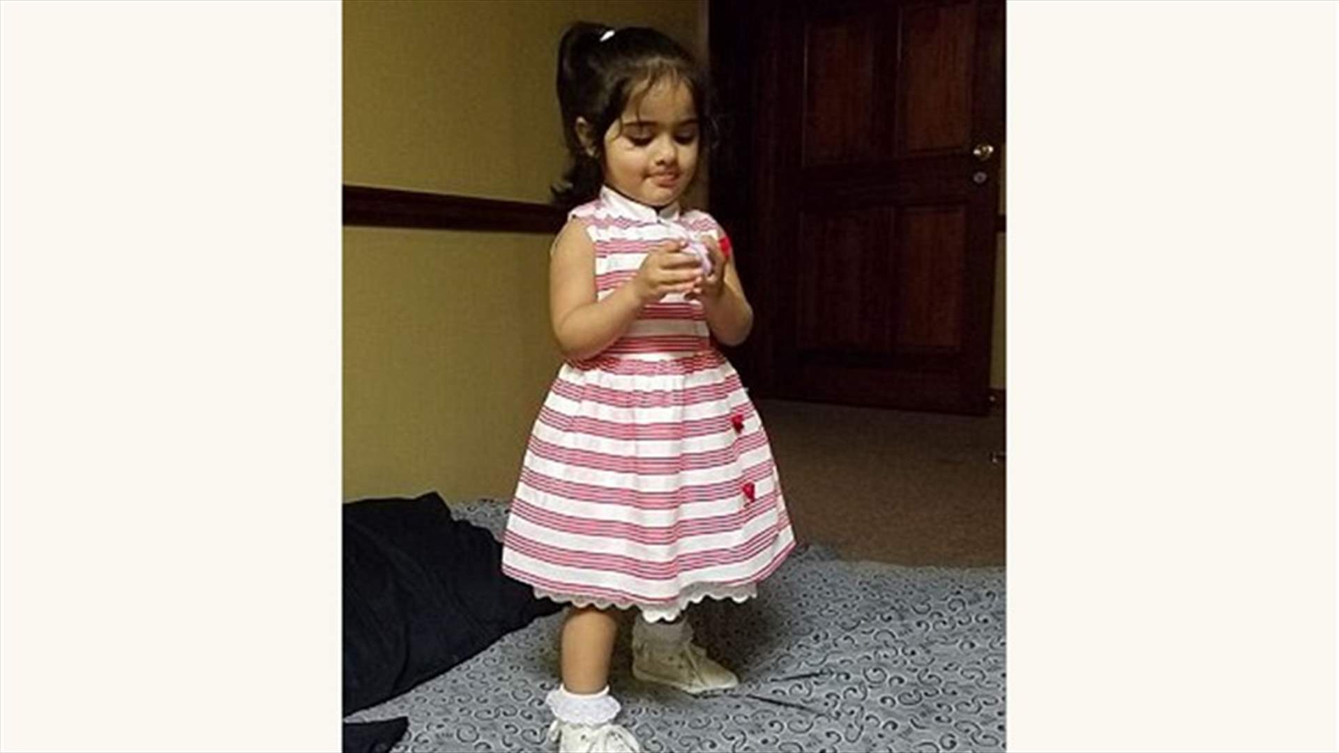 وفاة طفلة بحادث مأساوي.. سقطت مرآة عليها!